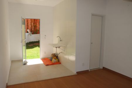 Casa de Condomínio para alugar com 2 quartos, 55m² em Chácara Ondas Verdes, Cotia