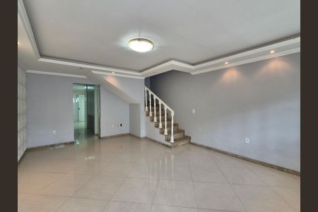 Casa para alugar com 190m², 4 quartos e 2 vagasSala