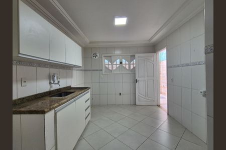 Casa para alugar com 190m², 4 quartos e 2 vagasCozinha 