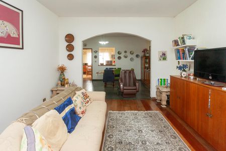 Casa à venda com 336m², 3 quartos e 4 vagasSala