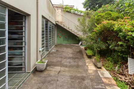 Casa à venda com 336m², 3 quartos e 4 vagasQuintal