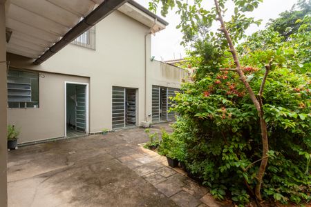 Casa à venda com 336m², 3 quartos e 4 vagasQuintal