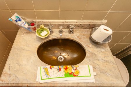 Casa à venda com 336m², 3 quartos e 4 vagasBanheiro da Suíte 2