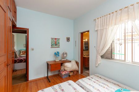 Casa à venda com 336m², 3 quartos e 4 vagasQuarto Suíte 2