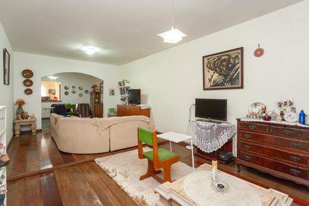 Casa à venda com 336m², 3 quartos e 4 vagasSala