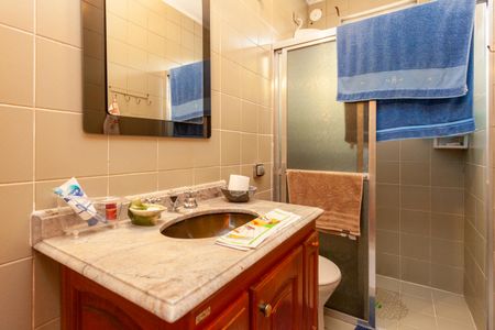 Casa à venda com 336m², 3 quartos e 4 vagasBanheiro da Suíte 2