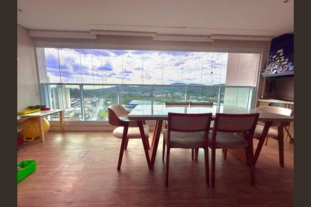 Sacada de apartamento para alugar com 3 quartos, 116m² em Vila Mogilar, Mogi das Cruzes