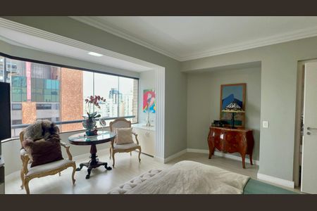 Apartamento para alugar com 200m², 3 quartos e 3 vagasSuite