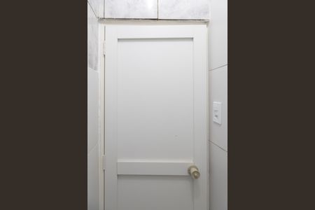 Casa à venda com 50m², 2 quartos e 2 vagasBanheiro 1