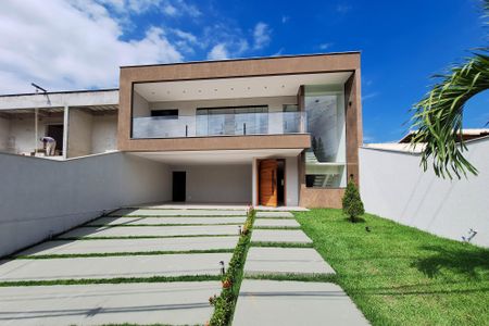 Casa para alugar com 465m², 4 quartos e 4 vagasFachada