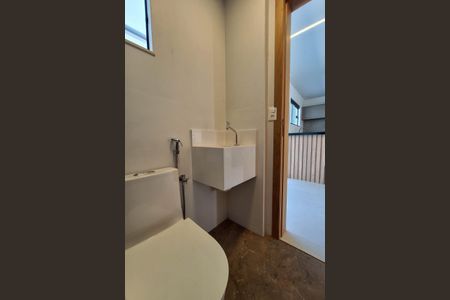 Casa para alugar com 465m², 4 quartos e 4 vagasBanheiro Social