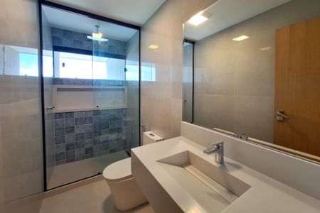 Casa para alugar com 465m², 4 quartos e 4 vagasBanheiro da Suíte 2