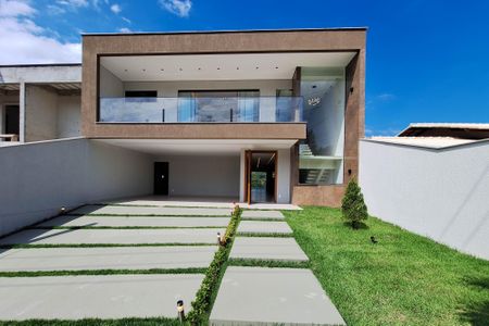 Casa para alugar com 465m², 4 quartos e 4 vagasFachada