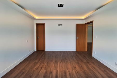 Casa para alugar com 465m², 4 quartos e 4 vagasSuíte 1
