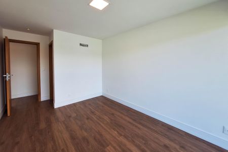 Casa para alugar com 465m², 4 quartos e 4 vagasSuíte 3