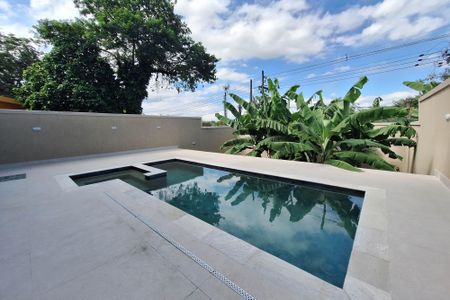 Casa para alugar com 465m², 4 quartos e 4 vagasQuintal