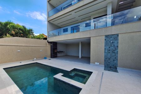 Casa para alugar com 465m², 4 quartos e 4 vagasQuintal