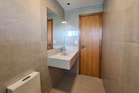 Casa para alugar com 465m², 4 quartos e 4 vagasBanheiro da Suíte 2