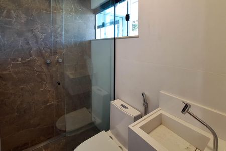 Casa para alugar com 465m², 4 quartos e 4 vagasBanheiro Social