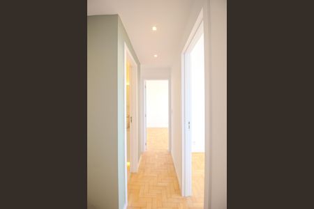 Apartamento à venda com 62m², 2 quartos e sem vagaCorredor