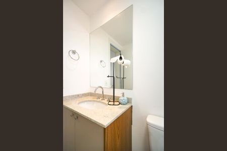 Apartamento à venda com 112m², 2 quartos e 2 vagas Apartamento à venda com 112m², 2 quartos e 2 vagasBanheiro da Suíte 03