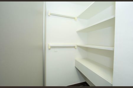 Apartamento à venda com 93m², 3 quartos e 2 vagasDESPENSA