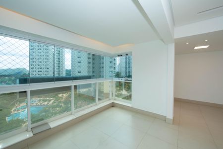 Apartamento à venda com 93m², 3 quartos e 2 vagasVARANDA