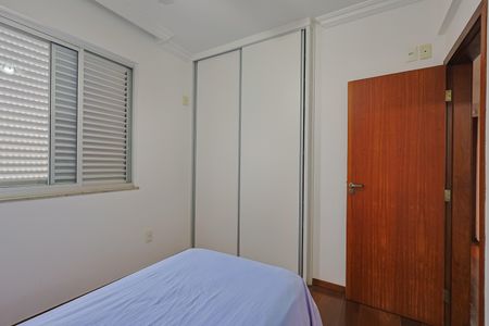 Apartamento à venda com 120m², 4 quartos e 2 vagas Apartamento à venda com 120m², 4 quartos e 2 vagasQuarto 3