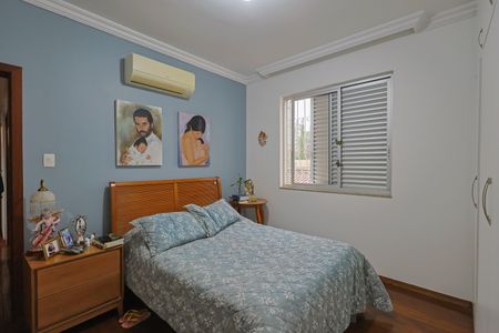 Apartamento à venda com 120m², 4 quartos e 2 vagas Apartamento à venda com 120m², 4 quartos e 2 vagasQuarto 4 - Suíte