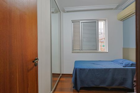 Apartamento à venda com 120m², 4 quartos e 2 vagas Apartamento à venda com 120m², 4 quartos e 2 vagasQuarto 2