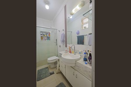 Apartamento à venda com 120m², 4 quartos e 2 vagas Apartamento à venda com 120m², 4 quartos e 2 vagasBanheiro da Suíte