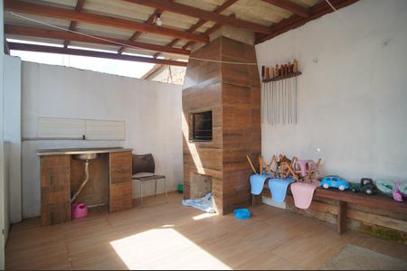 Casa à venda com 80m², 2 quartos e 2 vagasChurrasqueira