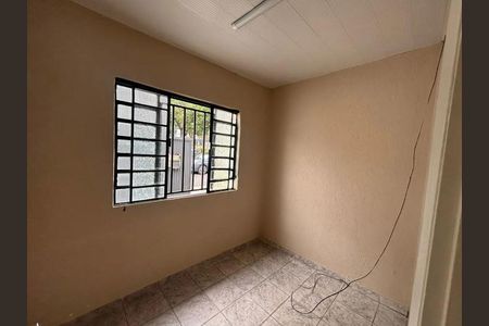 quarto 1 de casa para alugar com 3 quartos, 120m² em Saraiva, Uberlândia