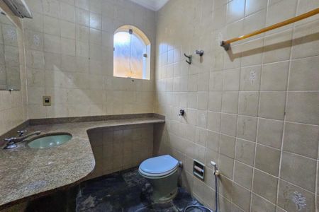 Casa para alugar com 329m², 6 quartos e 2 vagas