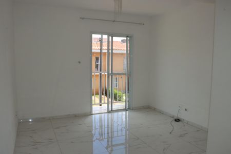Casa de Condomínio para alugar com 2 quartos, 100m² em Caiapia, Cotia