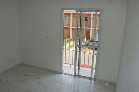 Casa de Condomínio para alugar com 2 quartos, 100m² em Caiapia, Cotia