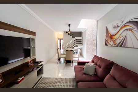 Casa à venda com 3 quartos, 110m² em Vila Nhocuné, São Paulo