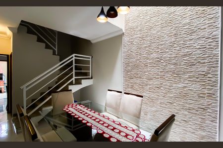 Casa à venda com 3 quartos, 110m² em Vila Nhocuné, São Paulo