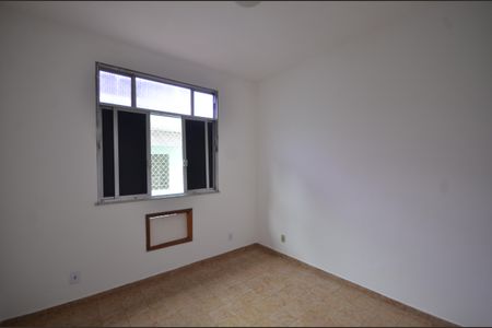 Quarto 1 de casa para alugar com 2 quartos, 90m² em Vila Valqueire, Rio de Janeiro