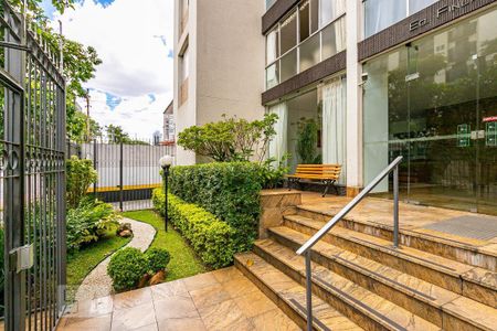 Apartamento à venda com 164m², 3 quartos e 1 vaga Apartamento à venda com 164m², 3 quartos e 1 vagaEntrada