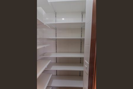 Apartamento para alugar com 170m², 4 quartos e 4 vagasDespensa da Área de Serviço