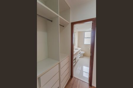 Apartamento para alugar com 170m², 4 quartos e 4 vagasCloset da Suíte 1