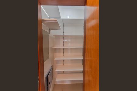 Apartamento para alugar com 170m², 4 quartos e 4 vagasDespensa da Área de Serviço