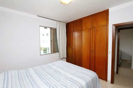 Apartamento à venda com 90m², 3 quartos e 2 vagasQuarto 2 - Suíte