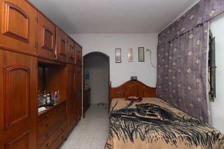 Casa à venda com 200m², 4 quartos e 2 vagas Casa à venda com 200m², 4 quartos e 2 vagasQuarto Suíte