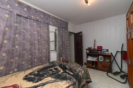 Casa à venda com 200m², 4 quartos e 2 vagas Casa à venda com 200m², 4 quartos e 2 vagasQuarto Suíte