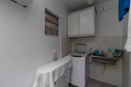 Casa à venda com 200m², 4 quartos e 2 vagas Casa à venda com 200m², 4 quartos e 2 vagasÁrea de Serviço