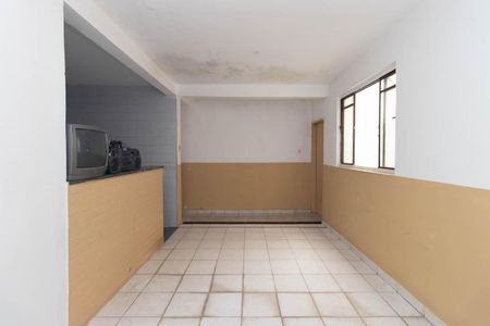 Casa à venda com 200m², 4 quartos e 2 vagas Casa à venda com 200m², 4 quartos e 2 vagasSala Casa 2