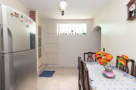 Casa à venda com 200m², 4 quartos e 2 vagas Casa à venda com 200m², 4 quartos e 2 vagasCozinha