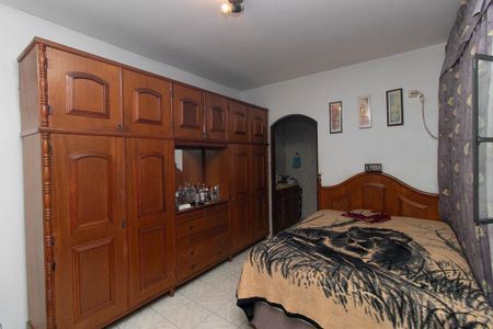 Casa à venda com 200m², 4 quartos e 2 vagas Casa à venda com 200m², 4 quartos e 2 vagasQuarto 2